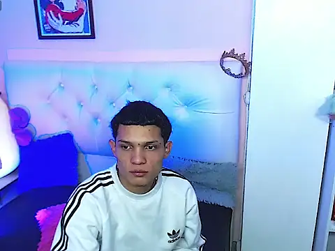 Snapshot of EL_VENEZOLANO_22CM chatting on 26, 9, 2025 EL VENEZOLANO 22CM online show from 26, 9, 2025