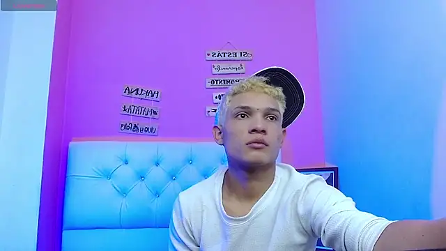 Snapshot of EL_VENEZOLANO_22CM chatting on 7, 10, 2025 EL VENEZOLANO 22CM online show from 7, 10, 2025