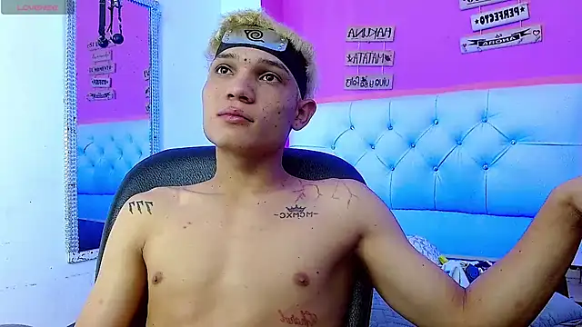 Snapshot of EL_VENEZOLANO_22CM chatting on 8, 10, 2025 EL VENEZOLANO 22CM online show from 8, 10, 2025