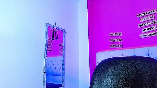 Snapshot of EL_VENEZOLANO_22CM chatting on 13, 10, 2025 EL VENEZOLANO 22CM online show from 13, 10, 2025