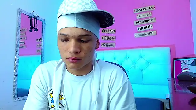 Snapshot of EL_VENEZOLANO_22CM chatting on 26, 10, 2025 EL VENEZOLANO 22CM online show from 26, 10, 2025