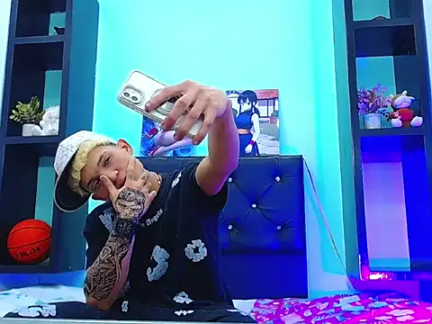 Snapshot of EL_VENEZOLANO_22CM chatting on 23, 11, 2025 EL VENEZOLANO 22CM online show from 23, 11, 2025