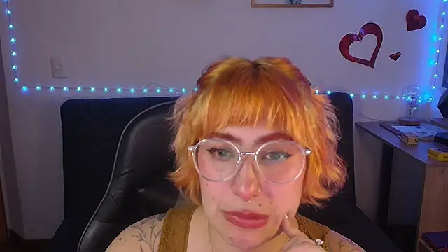 Snapshot of Miacatsito3 chatting on 5, 6, 2026 Miacatsito3 online show from 5, 6, 2026