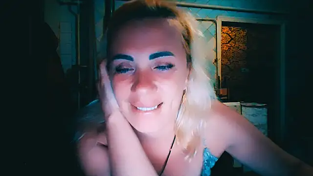 EmmaCat  online show from 13, 6, 2026