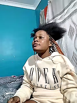 Snapshot of BlondieBitch chatting on 21, 11, 2025 BlondieBitch online show from 21, 11, 2025