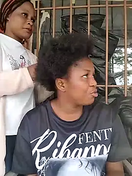 Snapshot of BlondieBitch chatting on 29, 11, 2025 BlondieBitch online show from 29, 11, 2025