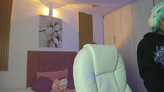 Snapshot of KoraRousee chatting on 2, 10, 2025 KoraRousee online show from 2, 10, 2025