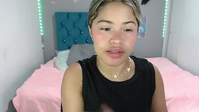 Snapshot of mia_sexgirl chatting on 3, 6, 2026 mia sexgirl online show from 3, 6, 2026
