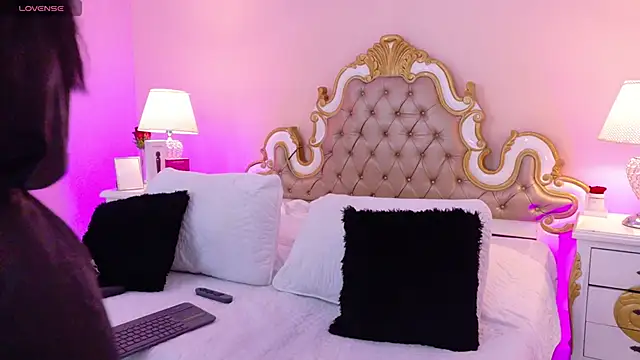 AryCorinne online show from 5, 6, 2026