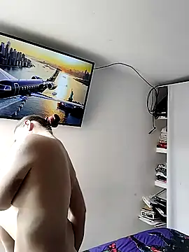 LaraCaliente online show from 13, 4, 2026