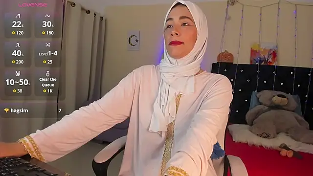 ShanaJamil online show from 23, 4, 2026