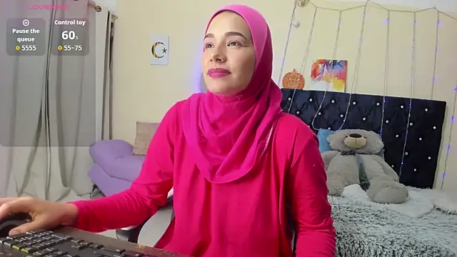 ShanaJamil online show from 27, 4, 2026