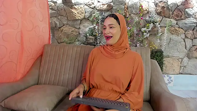 ShanaJamil online show from 25, 6, 2026