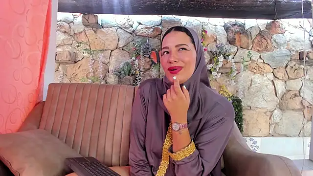 ShanaJamil online show from 15, 7, 2026