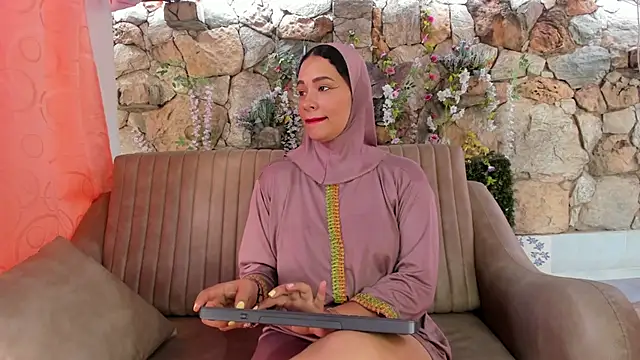ShanaJamil online show from 24, 7, 2026