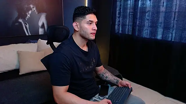 Snapshot of RichardMilleer chatting on 4, 10, 2025 RichardMilleer online show from 4, 10, 2025