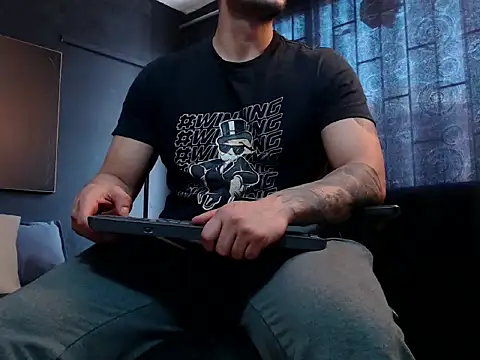 Snapshot of RichardMilleer chatting on 22, 10, 2025 RichardMilleer online show from 22, 10, 2025