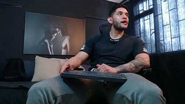 Snapshot of RichardMilleer chatting on 13, 11, 2025 RichardMilleer online show from 13, 11, 2025