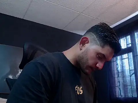 Snapshot of RichardMilleer chatting on 19, 11, 2025 RichardMilleer online show from 19, 11, 2025