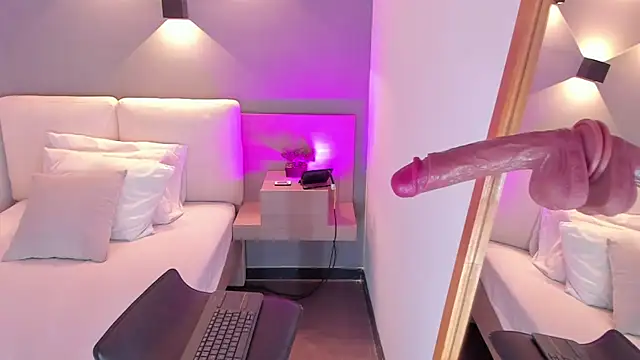 selena monroy online show from 11, 4, 2026