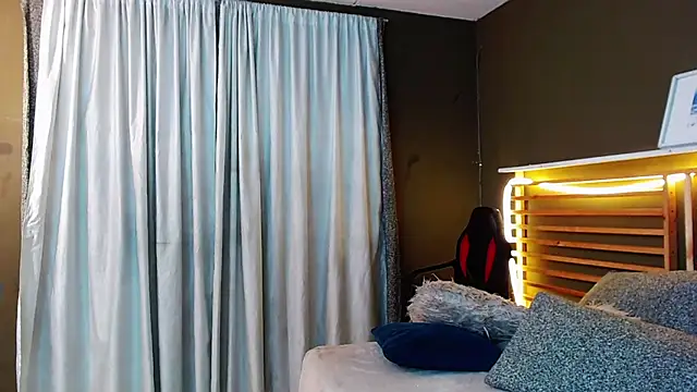 Snapshot of arnold_taylor chatting on 12, 11, 2025 arnold taylor online show from 12, 11, 2025