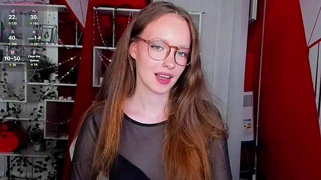 Snapshot of SallyPinkman chatting on 5, 11, 2025 SallyPinkman online show from 5, 11, 2025