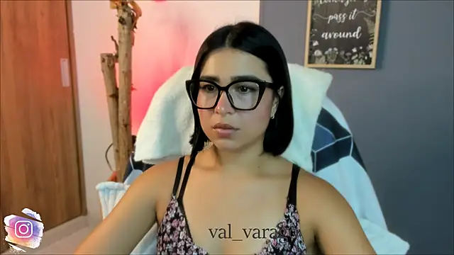 Snapshot of val_varago chatting on 24, 6, 2026 val varago online show from 24, 6, 2026