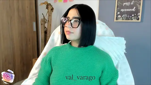 Snapshot of val_varago chatting on 24, 7, 2026 val varago online show from 24, 7, 2026