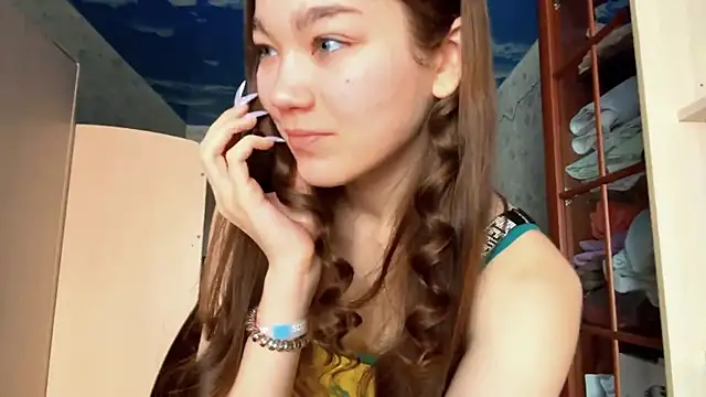 Cuteviola online show from 17, 4, 2026