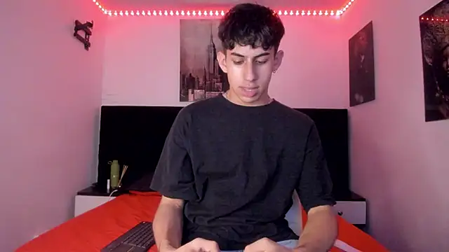 Snapshot of Aaron_Spencer13 chatting on 25, 11, 2025 Aaron Spencer13 online show from 25, 11, 2025