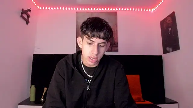 Snapshot of Aaron_Spencer13 chatting on 28, 11, 2025 Aaron Spencer13 online show from 28, 11, 2025