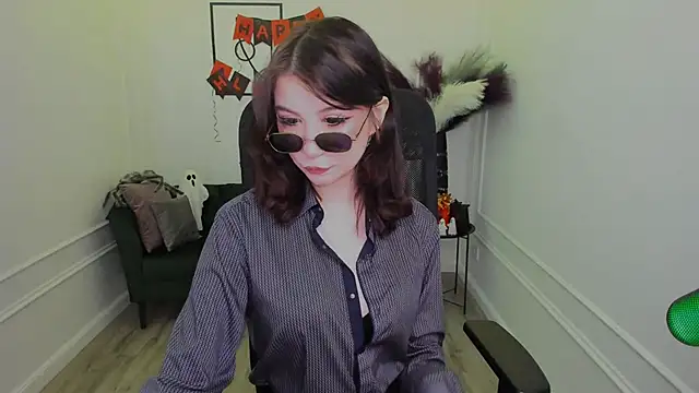 MeLLSawertyq online show from 31, 10, 2025