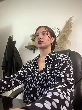 Sabriinaa Foxx online show from 27, 4, 2026