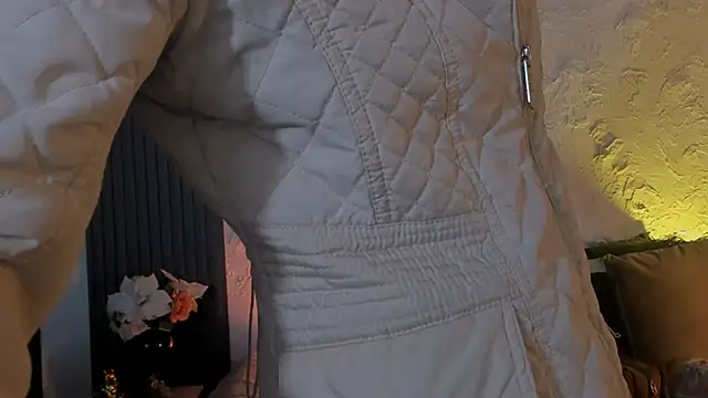 Snapshot of joselin_rouse chatting on 14, 10, 2025 joselin rouse online show from 14, 10, 2025