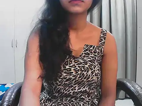 short girl  online show from 1, 10, 2025