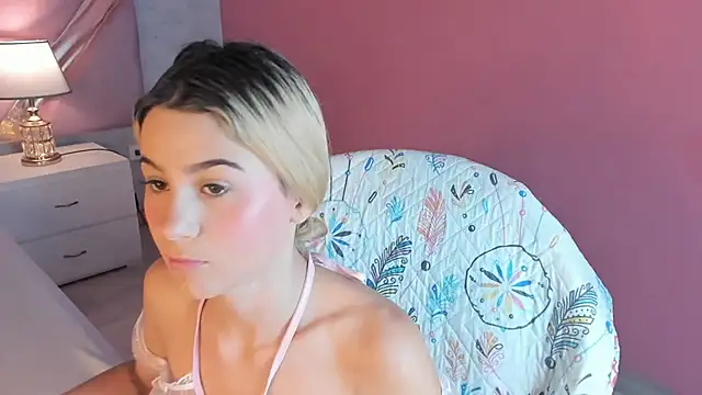 ChloeLaurentt online show from 21, 11, 2025