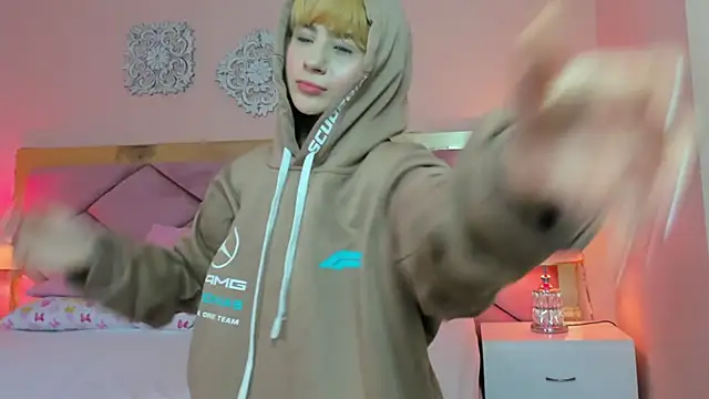 ChloeLaurentt online show from 6, 2, 2026