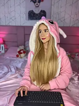 ChloeLaurentt online show from 24, 4, 2026