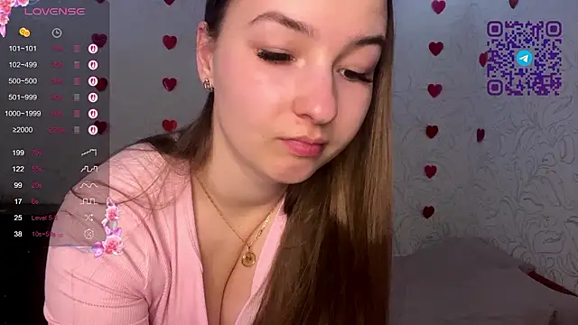 Snapshot of GemmaGunter chatting on 8, 3, 2026 GemmaGunter online show from 8, 3, 2026