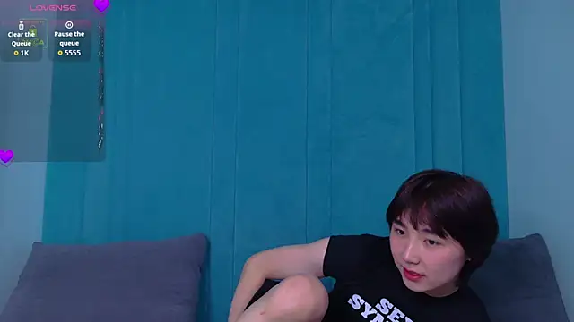 HeejinWang online show from 18, 4, 2026