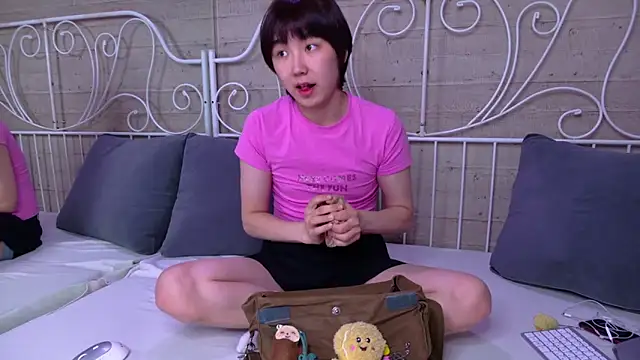 HeejinWang online show from 25, 4, 2026