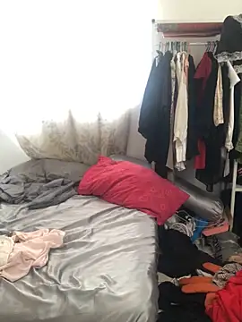 estradiolist online show from 10, 10, 2025