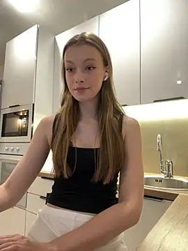 Snapshot of FriendlyFire_18 chatting on 3, 10, 2025 FriendlyFire 18 online show from 3, 10, 2025