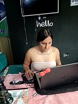 polylove18 online show from 27, 11, 2025