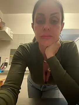 Snapshot of ainaht chatting on 5, 5, 2026 ainaht online show from 5, 5, 2026