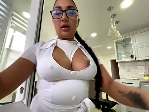 Snapshot of Sinaya-3 chatting on 25, 11, 2025 Sinaya-3 online show from 25, 11, 2025