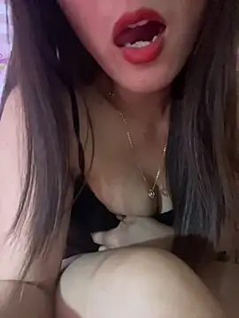 Moon pusy online show from 2, 4, 2026