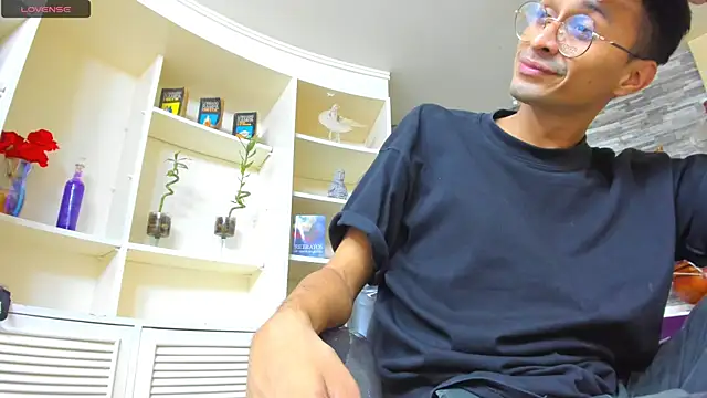 Juicy Creww online show from 12, 10, 2025