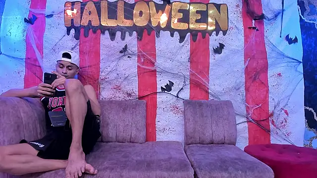 Juicy Creww online show from 28, 10, 2025