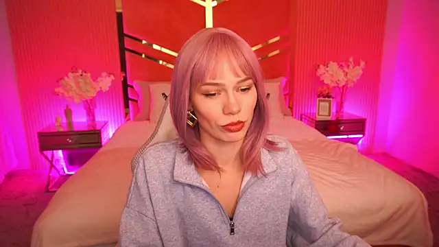 ShyySiren online show from 5, 10, 2025